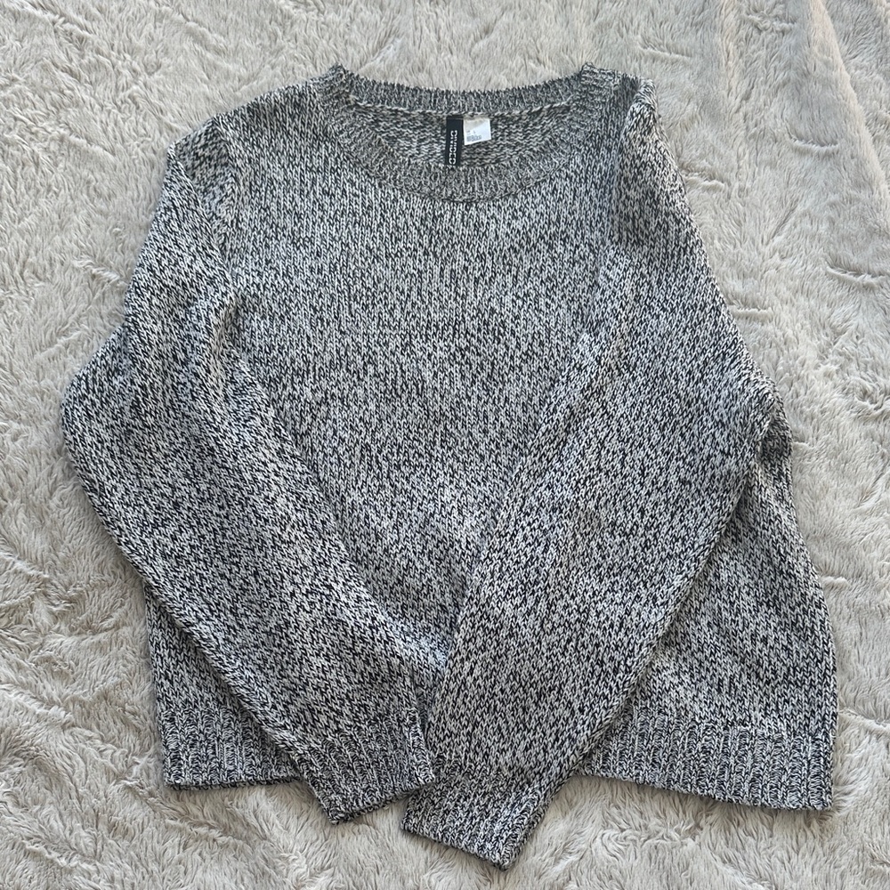 Divided Black and White Crew Neck Sweater